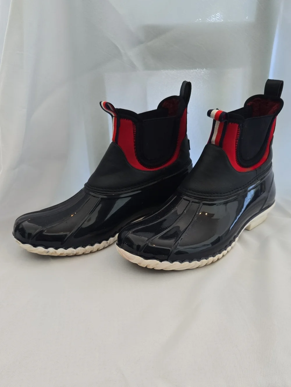 Tommy Hilfiger Women's Navy & Red Chelsea Duck Rain Boots Size 9 Waterproof